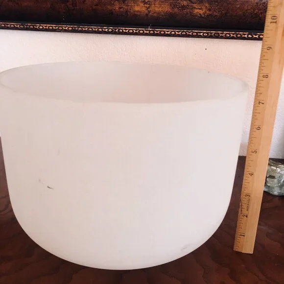 10" Wide Quartz Crystal Sing Bowl - Picture 4 of 5